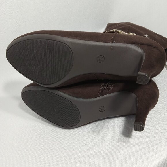 KAREN SCOTT Hanna Brown Faux Suede Knee High Wide Calf Boots Womens Size 8 - Picture 15 of 16